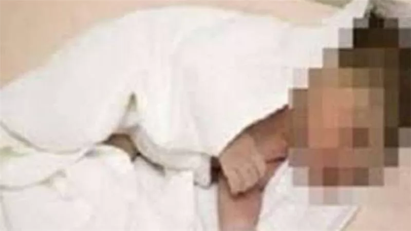 مفاجأة مفجعة .. لغز سرقة رفات طفلة من قبر بالدقهلية