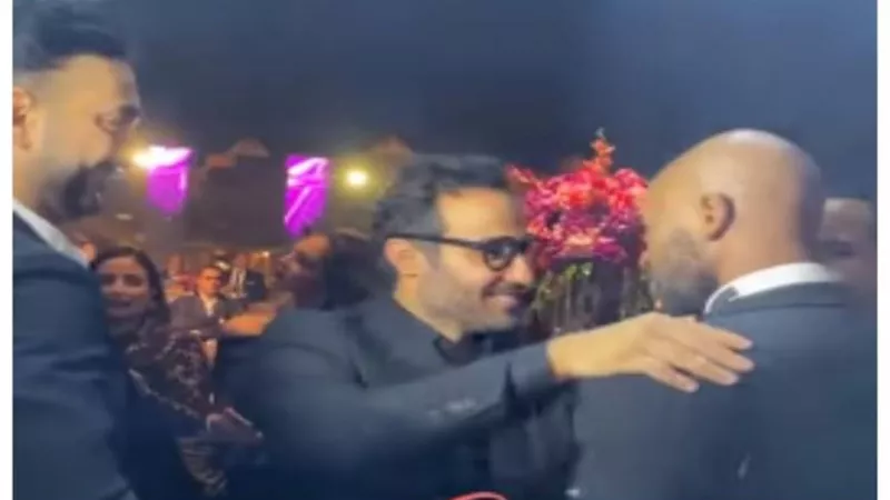 كلب وحذاء .. أزمة جديدة بين أحمد فهمي وشيكابالا | شاهد