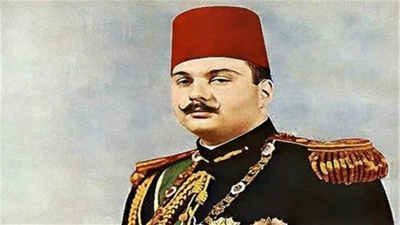 ركع تحت قدميها وإعترف بحبه لها .. حكاية ليلة قضتها فنانة شهيرة في غرفة الملك فاروق | صور