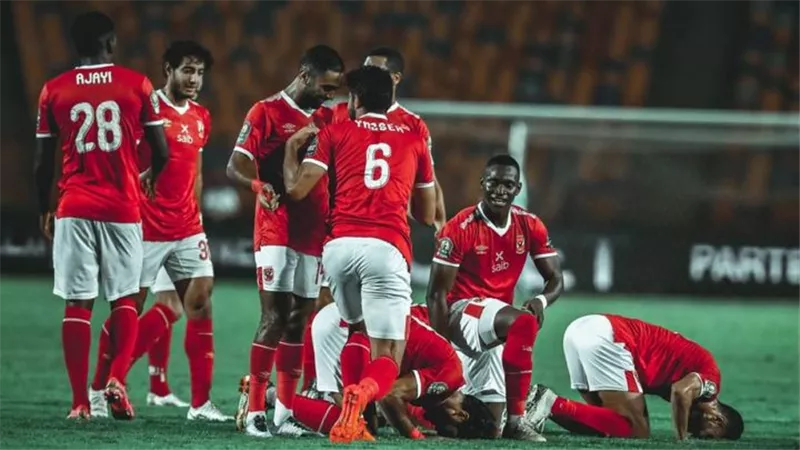 بعد كهربا كورونا يضرب الأهلي من جديد .. إصابة نجم الفريق بالفيروس قبل نهائي افريقيا