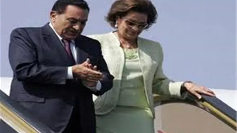 تفاصيل مثيرة وأسرار تروى للمرة الأولى.. عندما طلبت سوزان مبارك الطلاق