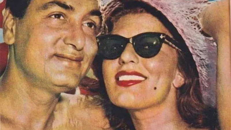 مات في أحضانها واعتزلت الفن من أجله.. حكاية فاتنة المعادي التي استأجرت معجبة لمحمد فوزي | صور