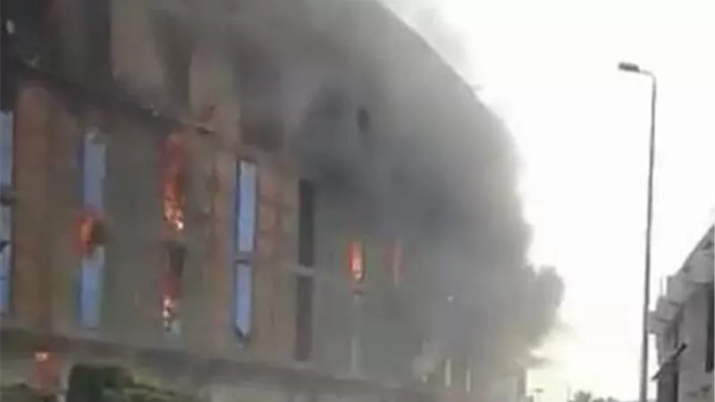 حادث مروع وخسائر فادحة ..أول لقطات حريق مخزن البضائع بميناء الإسكندرية | فيديو