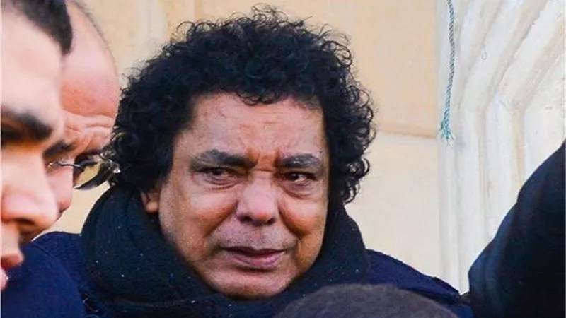 بعد احتجازه بالمستشفى.. تفاصيل حالة محمد منير الصحية