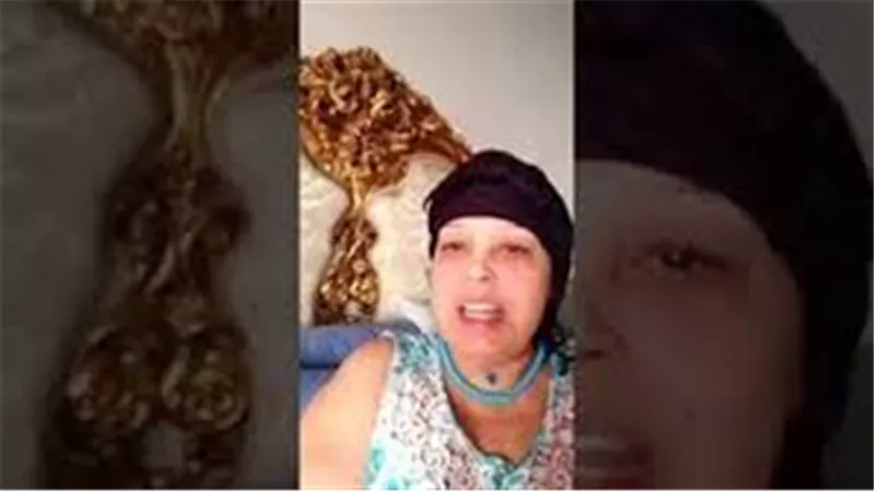 بعد شائعة وفاتها.. ظهور صادم لفيفي عبده من غرفتها | فيديو