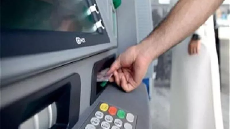 تصل لـ10 جنيهات وهذه قيمتها في كل البنوك .. فرض رسوم سحب من ماكينات «ATM» في هذا التوقيت