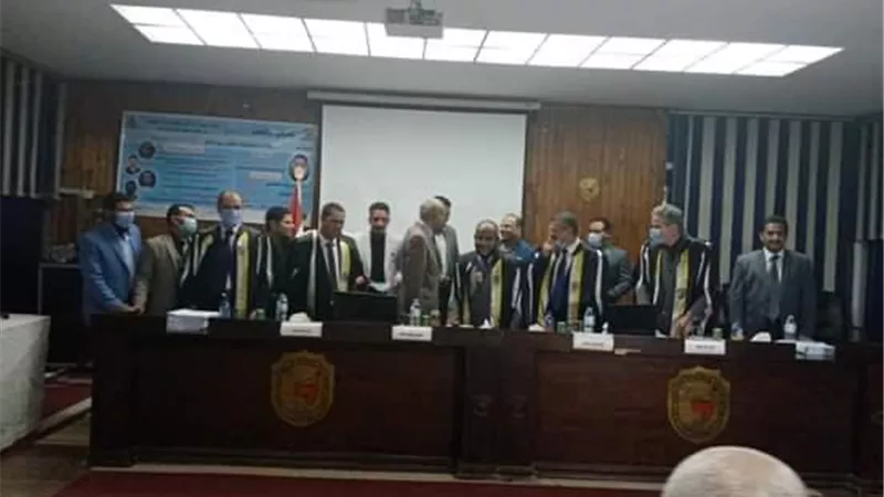 نائب رئيس منظمة الحق يترأس لجنة مناقشه رسالة دكتوراه بآداب سوهاج