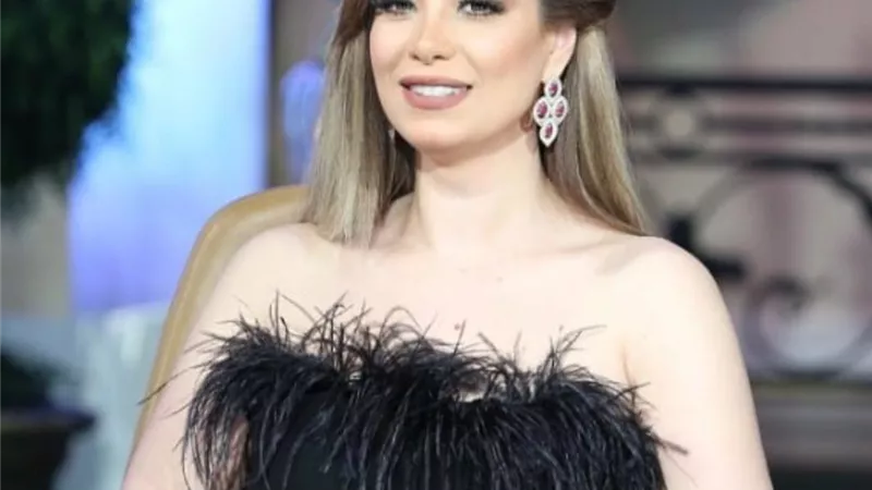 مروة صبرى تقدم برنامج 