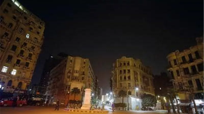 بعدما تخطت الألف إصابة.. مصادر تكشف إجراءات الحكومة الجديدة لمواجهة كورونا 