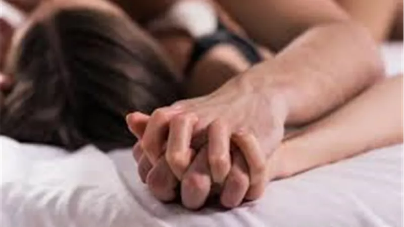 عشان يعيشوا سوا .. تفاصيل مثيرة في قتل سيدة وعشيقها للزوج بطريقة بشعة 