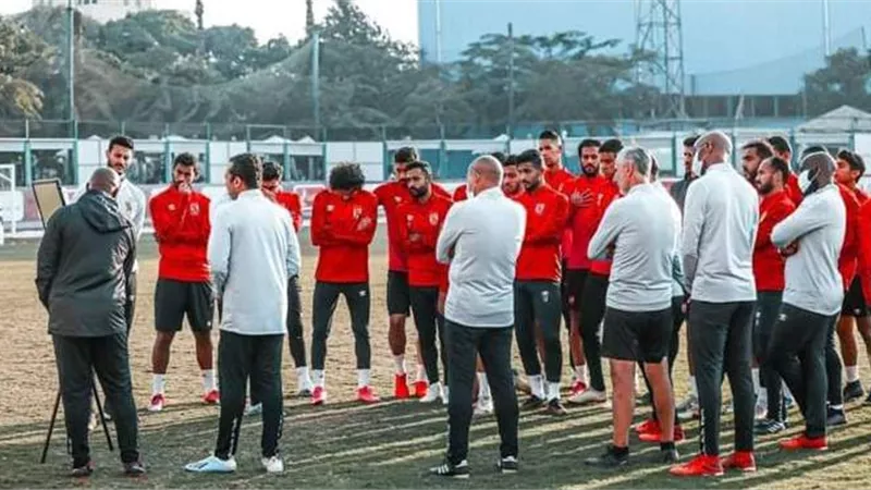 صدمة كبيرة ..إصابة 6 لاعبين في الأهلي بفيروس كورونا 