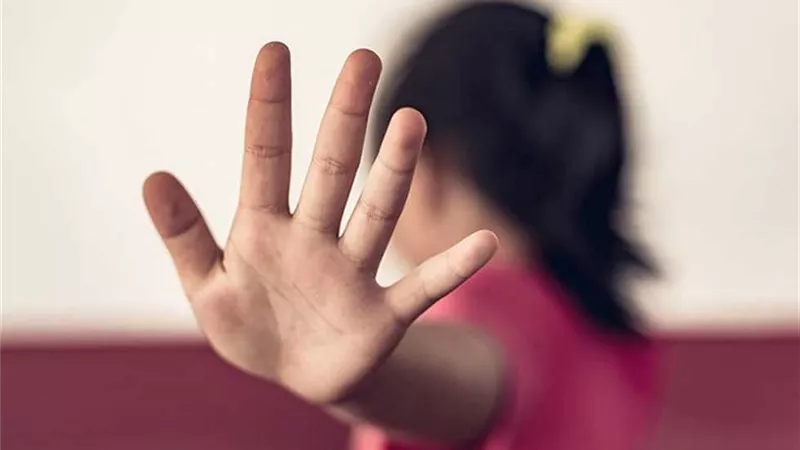 مصاريف الولادة تفضح زواجهما العرفي.. طالب ثانوي يقيم علاقة محرمة مع زميلته