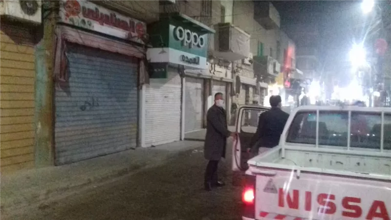 حملة ليلية بمدينة الصف على المقاهي والمحلات لرفع الاشغالات وغلق ملاهي مخالفة تجمع الأطفال | صور