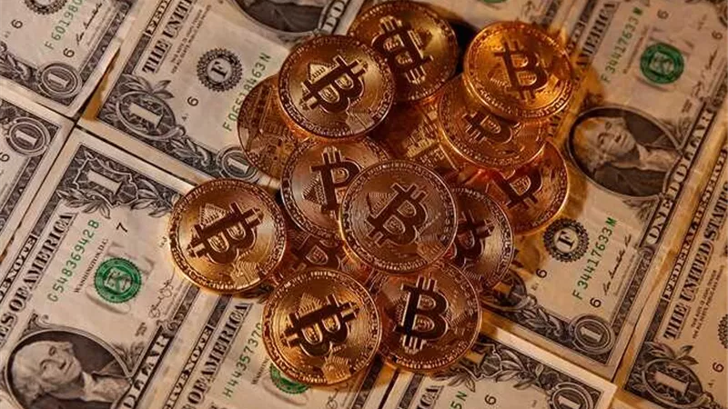 ارتفاع جنوني ومنافس للذهب.. كُل المعلومات عن عملة البيتكوين وكيفية شرائها