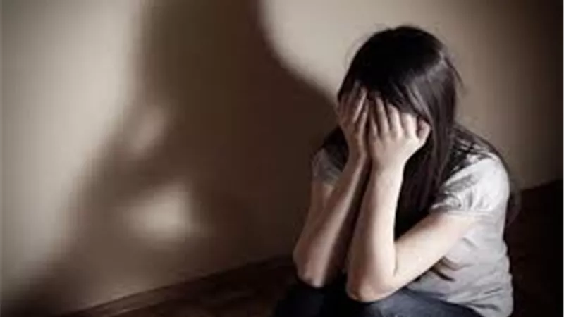 التحريات تفجر مفاجأة ..طالبة ثانوي راحت لزميلها البيت تذاكر رجعت حامل