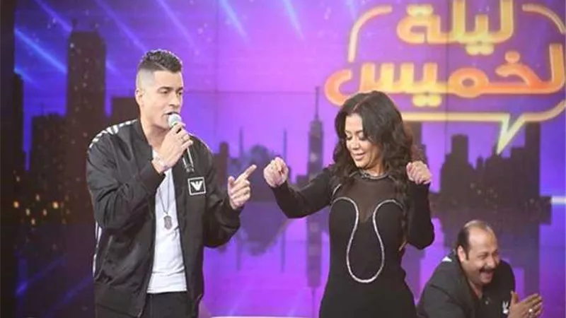 رقص واعترافات مثيرة و علاقة بدون زواج .. رانيا يوسف تشعل ليلة الخميس | شاهد 