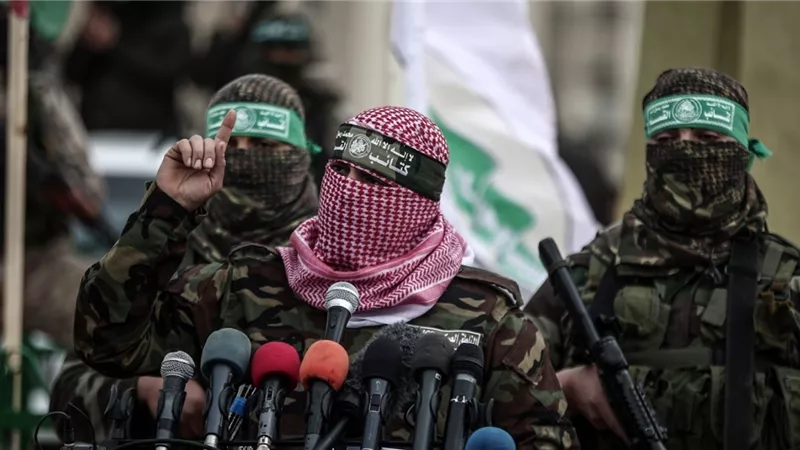 مقطع على اليوتيوب يثير جدلا فلسطينيا واتهامات بالعمالة لإسرائيل 