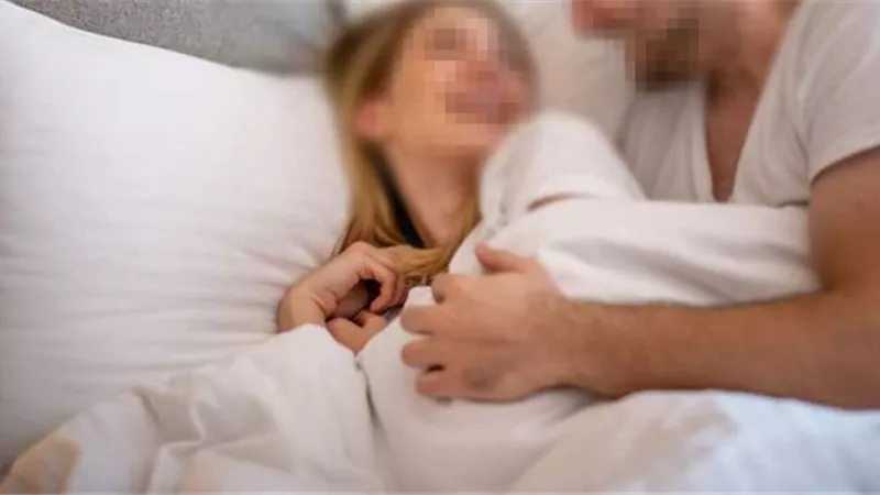مرتبة السرير فضحتها.. حكاية 40 فيديو إباحي لطبيبة متهمة بخيانة زوجها في الغربية 