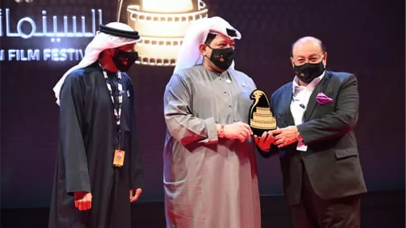 راشد الشرقي يكرم صناع مهرجان العين السينمائي | صور