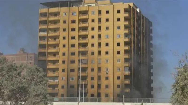 لن تصدق..ما سبب استمرار اشتعال النيران في عمارة فيصل؟ | فيديو