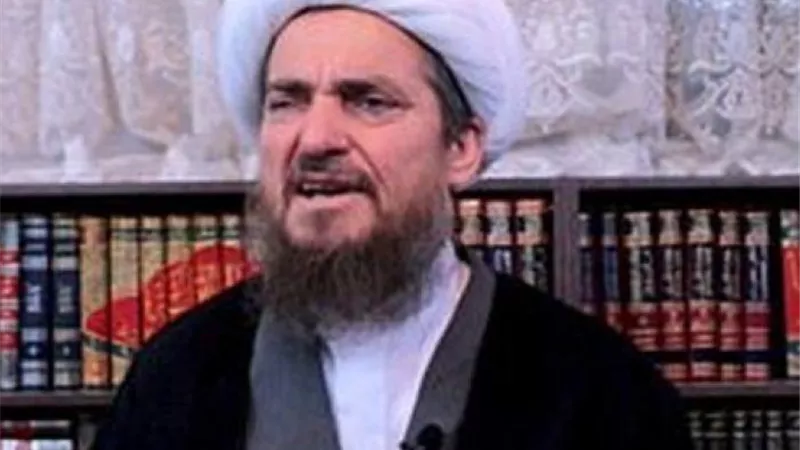 يحوّل متلقيه إلى شواذ جنسيا.. داعية إيراني يحرّم التطعيم بلقاح كورونا