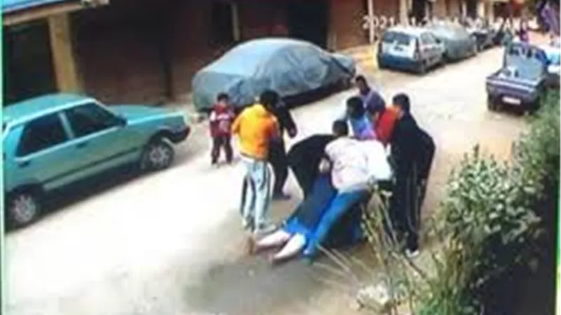 لأول مرة .. القصة الكاملة وتفاصيل صادمة لسحل امرأة الطالبية وتهديدها بالاغتصاب | فيديو