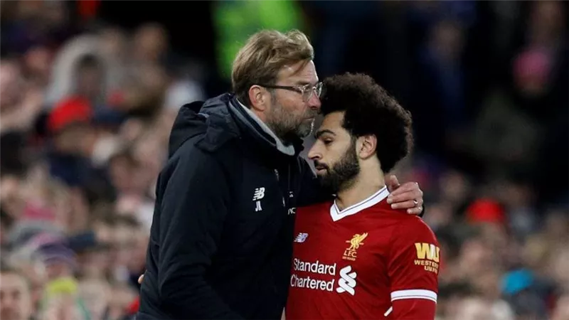 مصير محمد صلاح .. أسطورة ليفربول يفجر مفاجأة