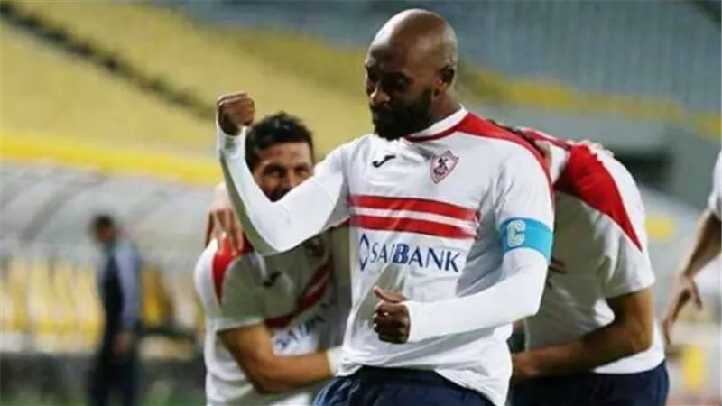 تصرف غير لائق من شيكابالا تجاه نجم الاهلي السابق في لقاء الإسماعيلي