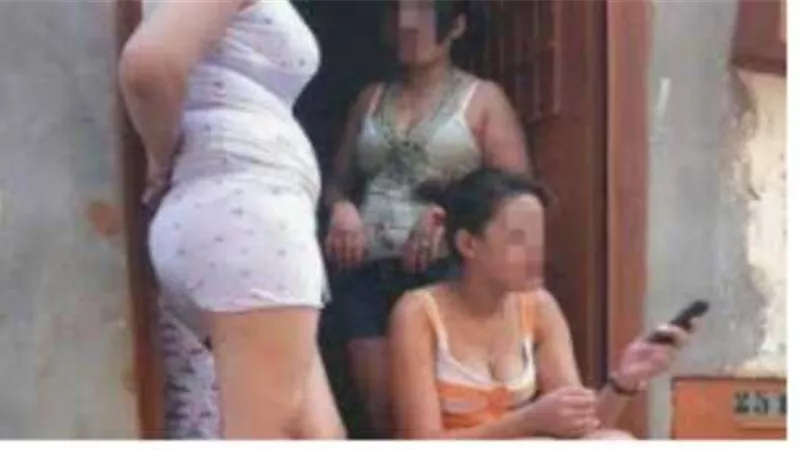 2000 جنيه في الساعة .. من ربة منزل للدعارة تفاصيل سقوط فاتن وصديقاتها على تويتر