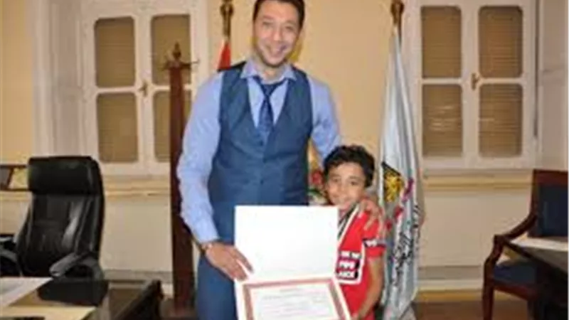 الطفل محمد وائل: لقبت بالمخترع الصغير وابتكرت سيارة لكشف المفرقعات