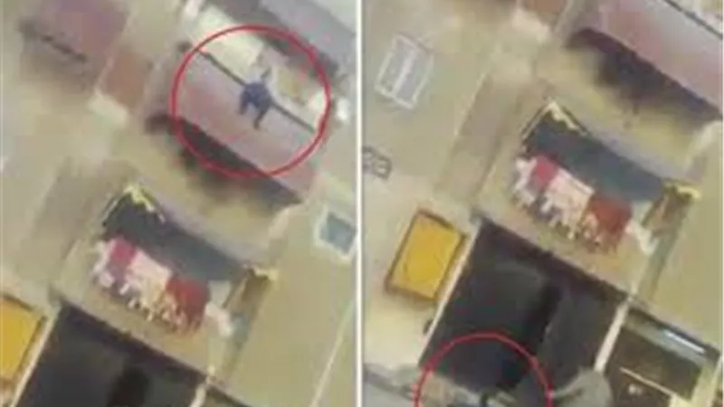 وربنا ما أنا قاعد.. طفل يلقي بنفسه من الطابق الثالث ببورسعيد | فيديو