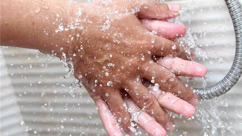 هل يجلب الفقر؟..حكم عدم الاغتسال بعد العلاقة الزوجية