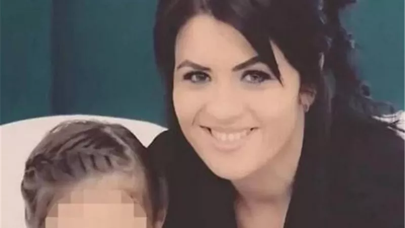 بعد أيام من الزواج.. رجل يقتل زوجته الحامل بطريقة بشعة
