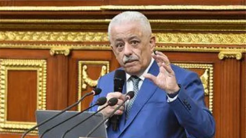 مافيش حذف من المناهج.. وزير التعليم يكشف تفاصيل الامتحانات وعودة الترم الثاني | فيديو