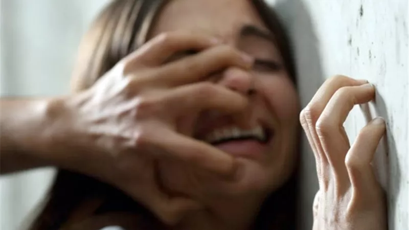 من فتاة الإسكندرية إلى طفلة المعادي.. 4 وقائع تحرش فضحتها الكاميرا