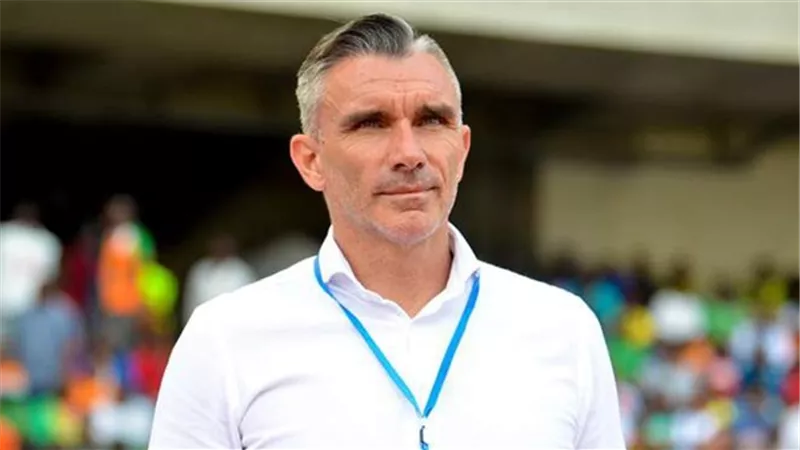 لن تصدق ..سر عودة كارتيرون لقيادة الزمالك
