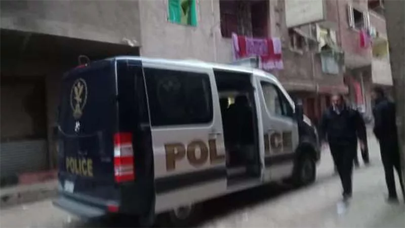 تركه والده في الشارع لإرضاء زوجته.. تفاصيل صادمة في العثور على طفل أسفل كوبري عرابي 
