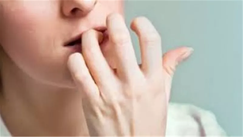 لن تتوقعها.. 4 أشياء تحدث لجسمك إذا قضمت أظافرك