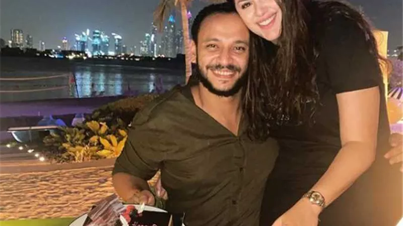 قالها بحبك على واتساب.. قصة حب هنادي مهنا وأحمد خالد صالح | فيديو