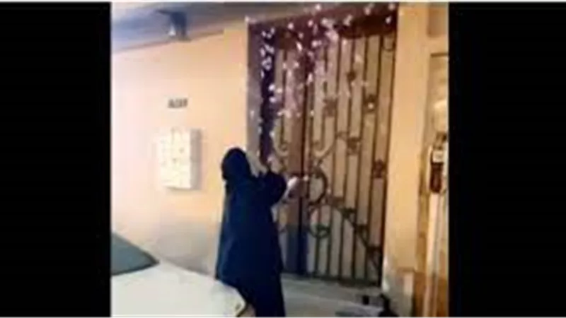 كيدهن عظيم.. لن تصدق كيف احتفلت سيدة بطلاقها من زوجها | فيديو