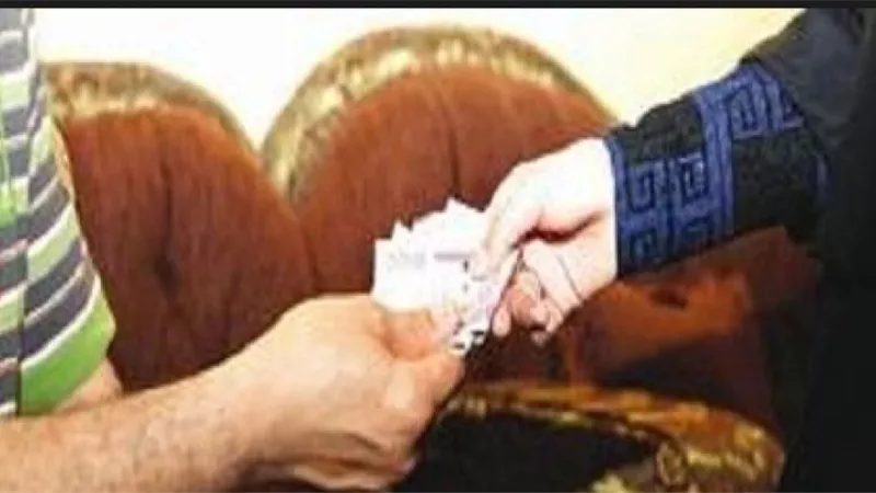 الإفتاء تحسم الجدل..هل الزوج ملزم بالنفقة على زوجته حتى لو كانت تعمل؟