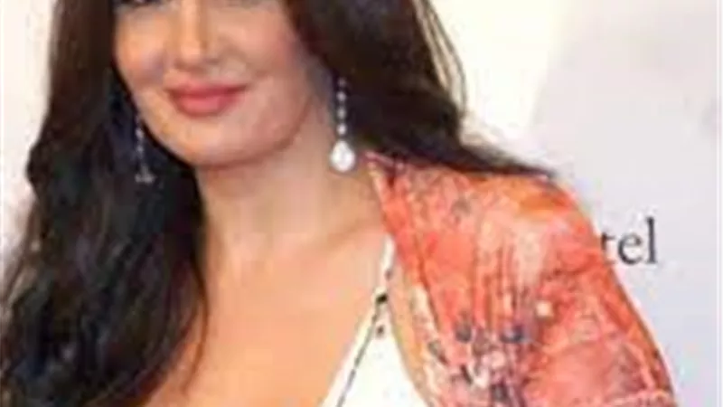 انتي مين؟ .. ظهور غريب لغادة عبدالرازق بعد عملية التجميل الاخيرة | شاهد