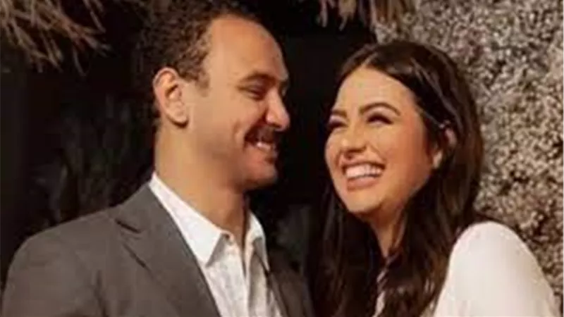 هنادي مهنا تنتهي من تسجيل تتر مسلسلها الإذاعي الأول مع زوجها | شاهد
