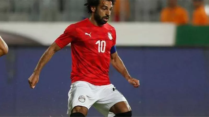 لهذا السبب .. محمد صلاح يغادر استاد القاهرة غاضبا