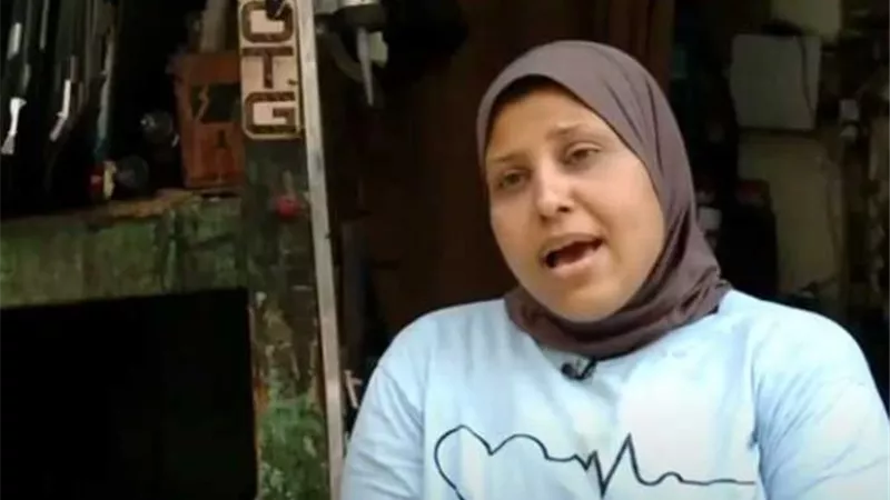 على جروب الماميز.. إيمان توفيق ماجستير في المحاسبة وأسطى تركيب زجاج سيارات 