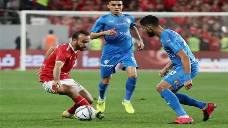الأبيض كامل العدد ,, الصدمات تلاحق الأهلي قبل مواجهة الزمالك فى القمة 