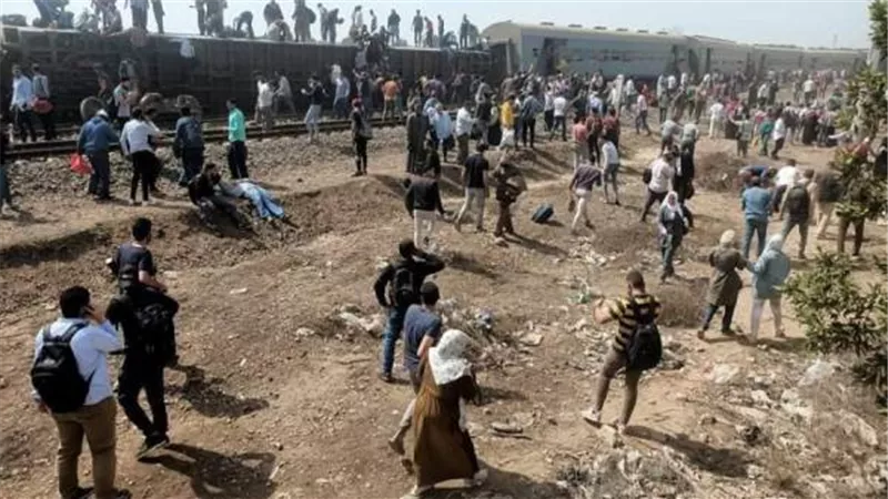 تفاصيل صادمة.. أول بيان رسمي من الصحة عن عدد وفيات وإصابات حادث قطار طوخ