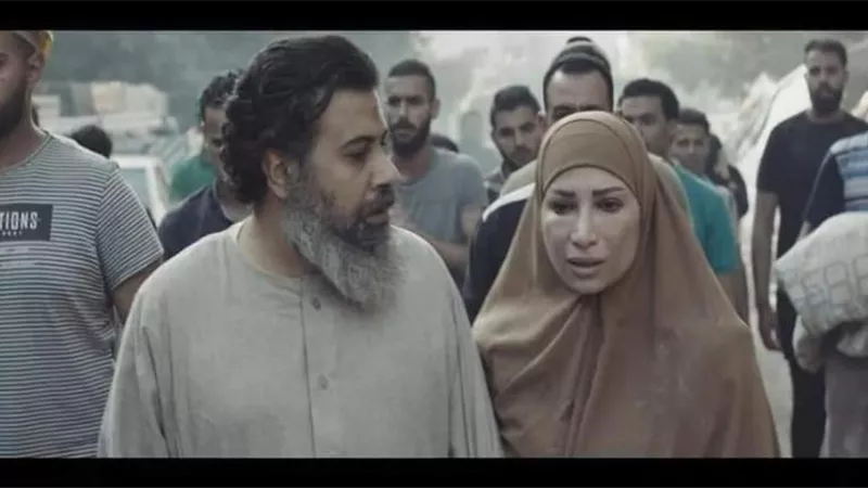 هظهر تاني وأنا أم أحمد داش..صاحبة دور أشهر سيدة في فض رابعة تروي التفاصيل | شاهد