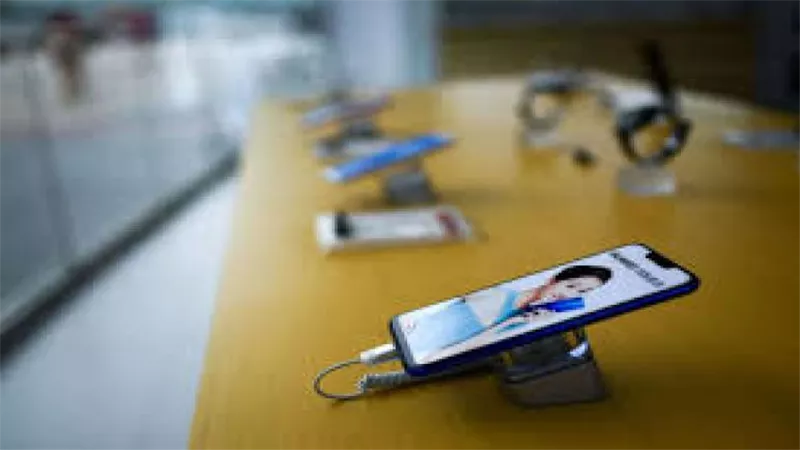 هل أنت منهم؟.. مستخدمو 1.5 مليار جهاز تليفون في خطر مهددون بسرقة بياناتهم الخاصة جدًا