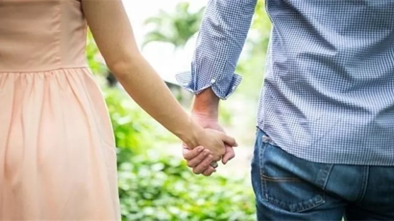 الإفتاء تحسم الجدل وتوضح ..كفارة جماع الزوجين في نهار رمضان
